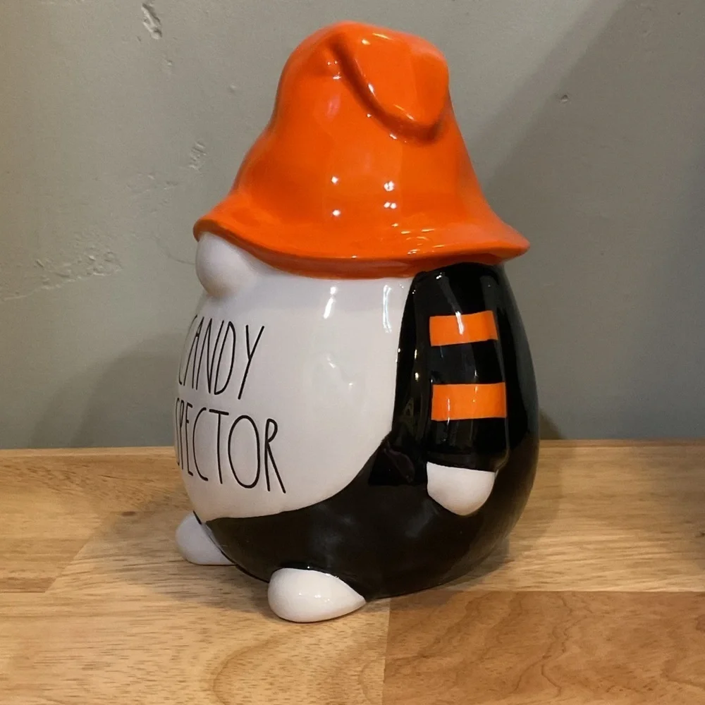RAE DUNN ARTISANS COLLECTION CANDY INSPECTOR 8.5" TALL CERAMIC HALLOWEEN GNOME - Picture 3 of 6